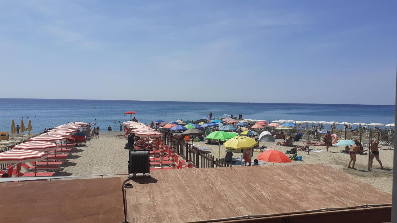 La Casa Di Pepe Leilighet Pietra Ligure Eksteriør bilde